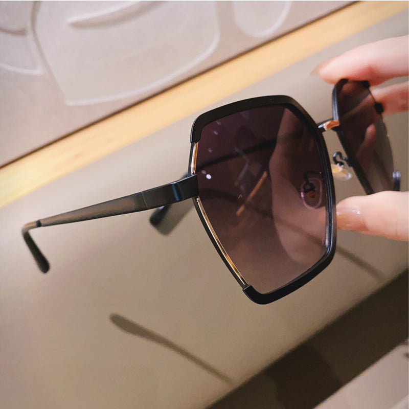 Ins Vintage Half-Frame Sunglasses Summer Oversize Metal Square Eyewear Uv400 Outdoor Sunscreen Women UV Protection Sunglasses